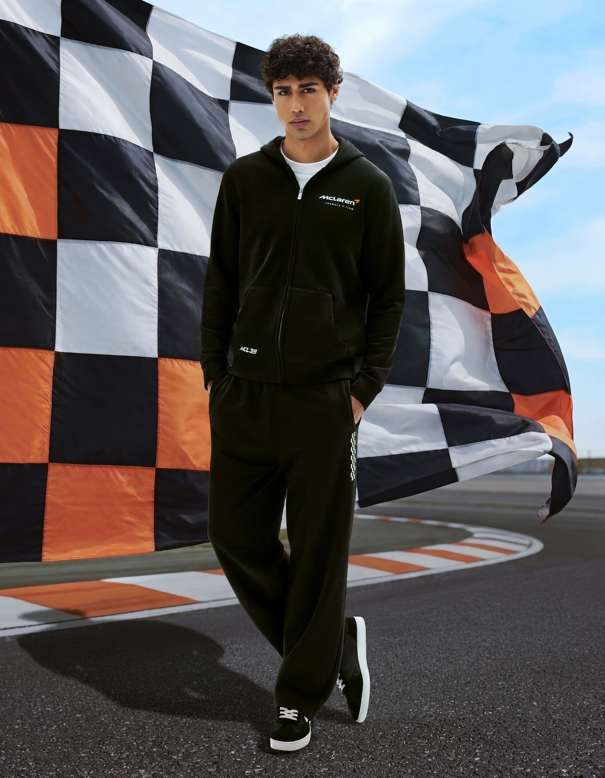 Tepláky McLaren
